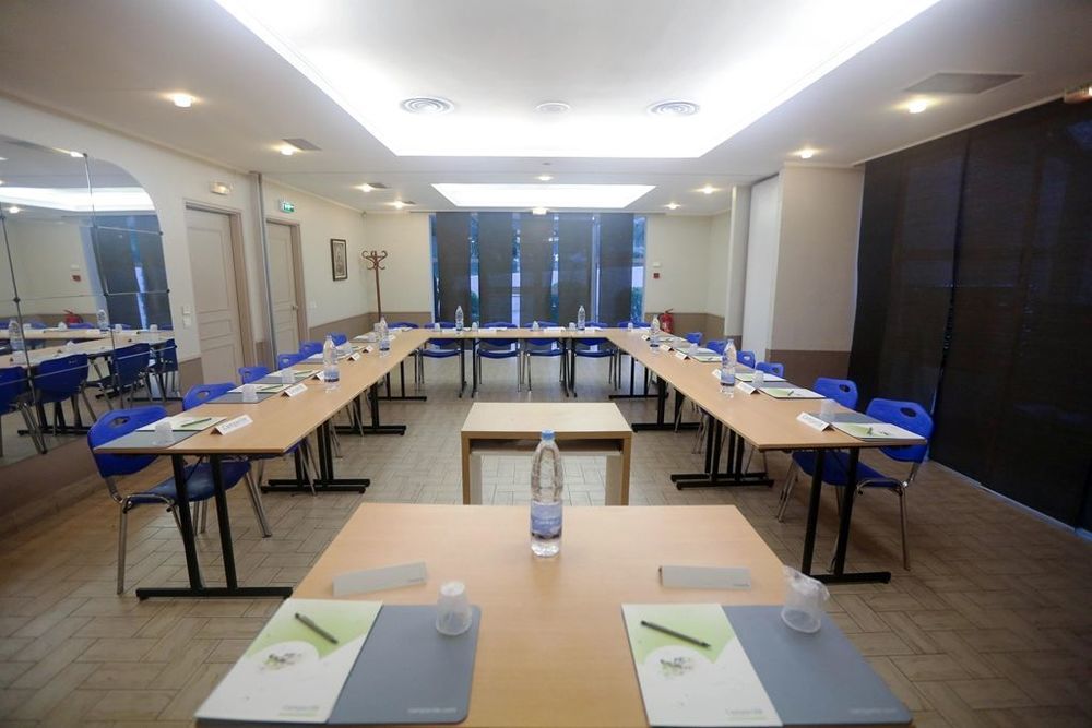 Hotel Campanile 昂蒂布 设施 照片