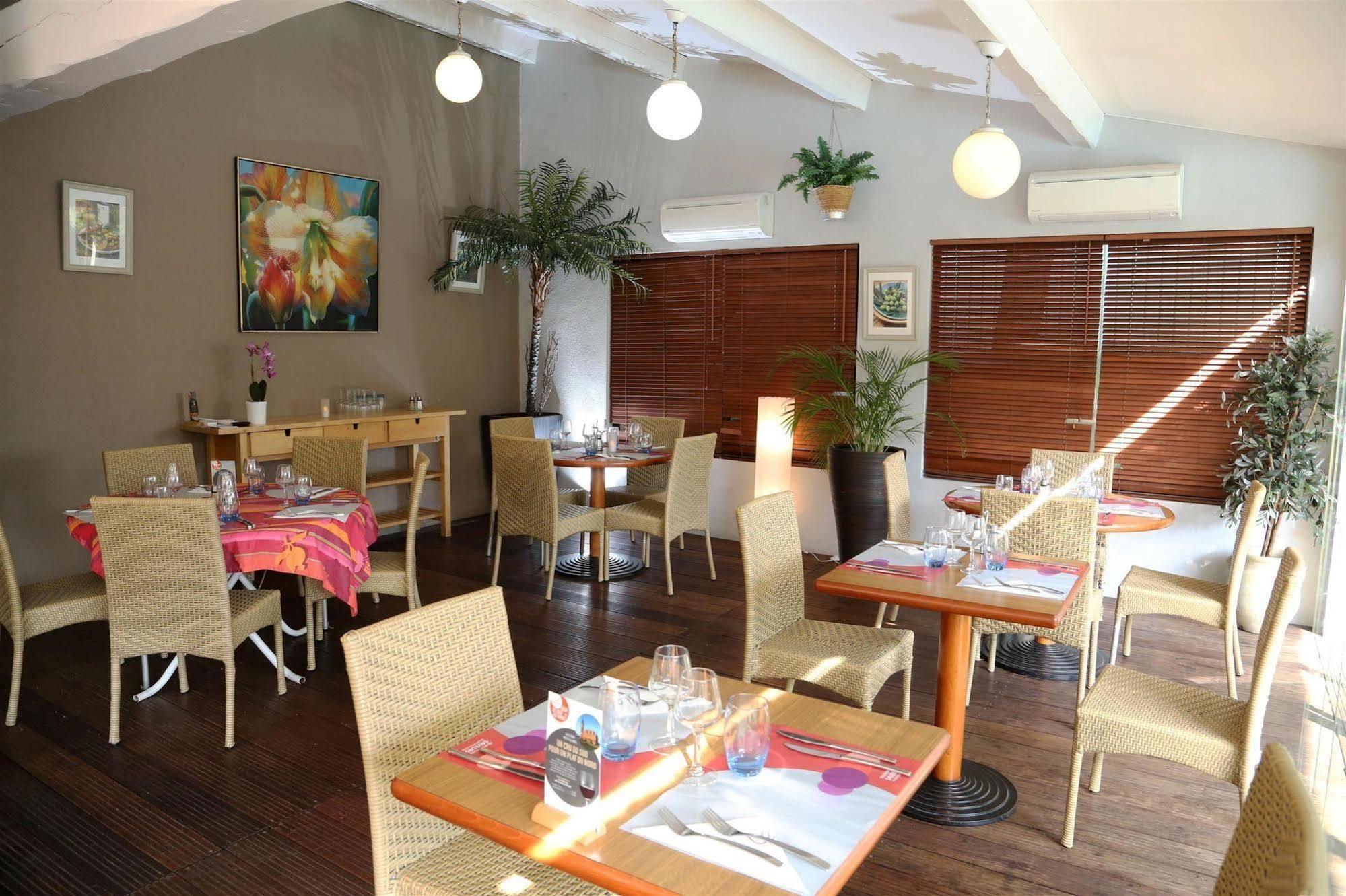 Hotel Campanile 昂蒂布 外观 照片