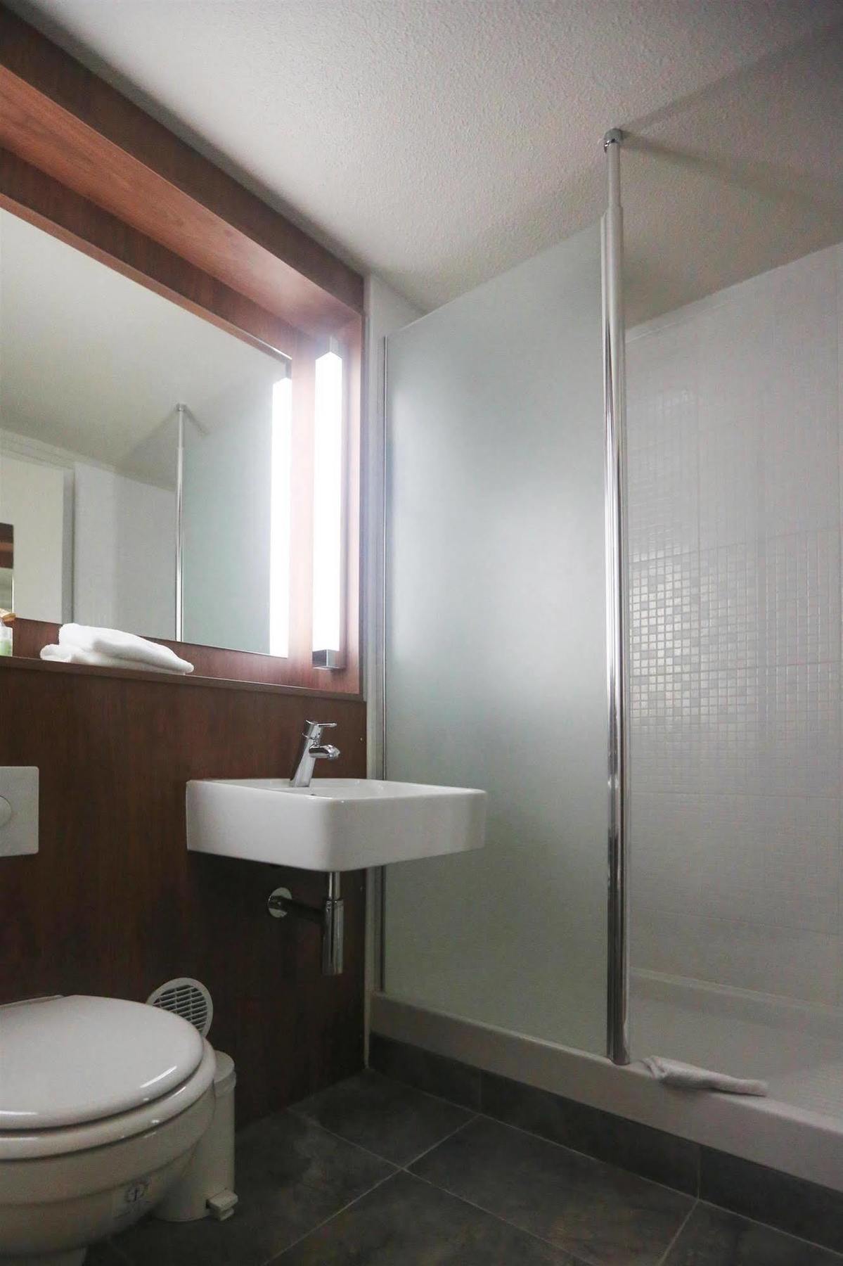Hotel Campanile 昂蒂布 外观 照片