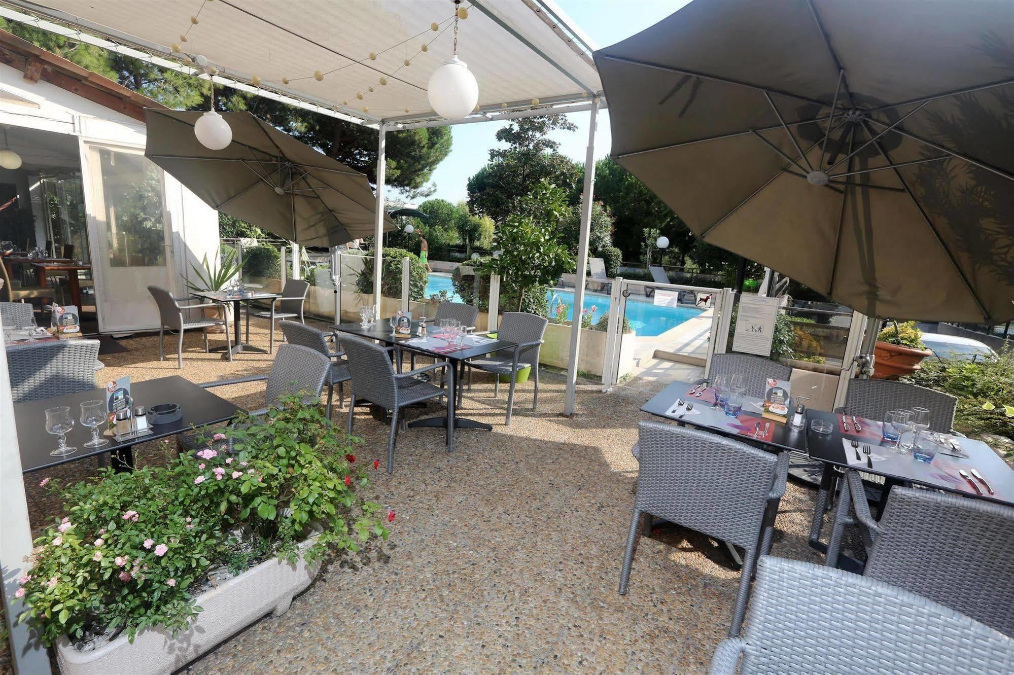 Hotel Campanile 昂蒂布 外观 照片