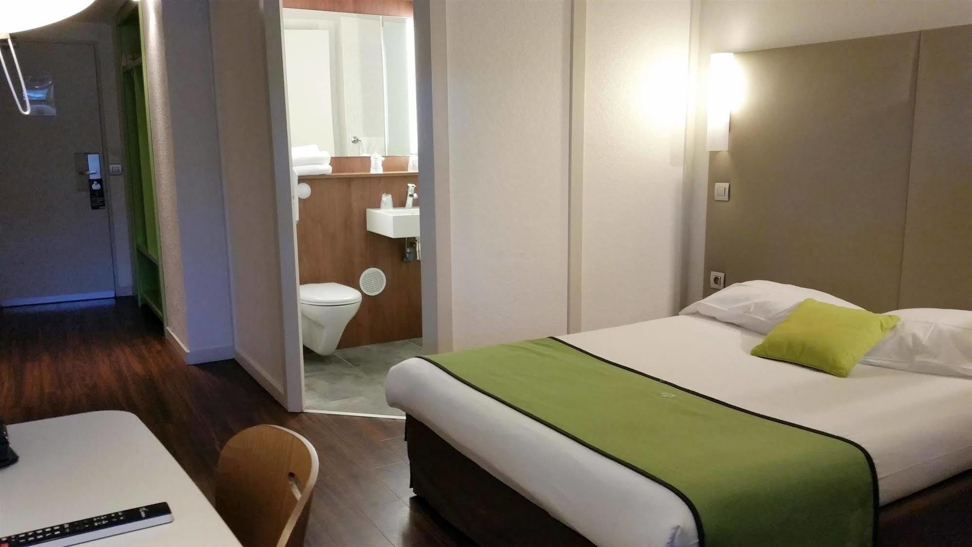 Hotel Campanile 昂蒂布 外观 照片