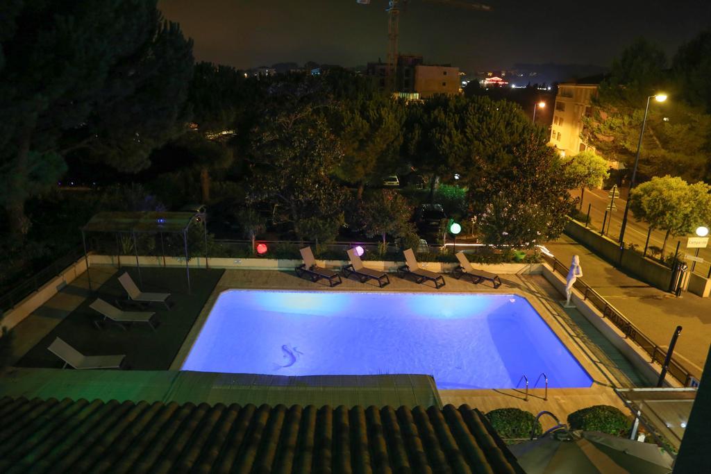 Hotel Campanile 昂蒂布 外观 照片