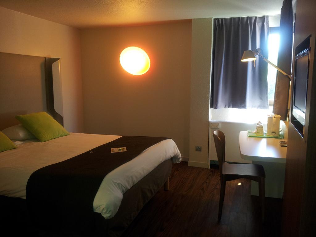 Hotel Campanile 昂蒂布 外观 照片
