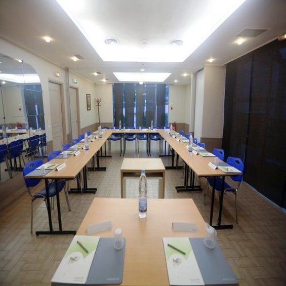 Hotel Campanile 昂蒂布 外观 照片